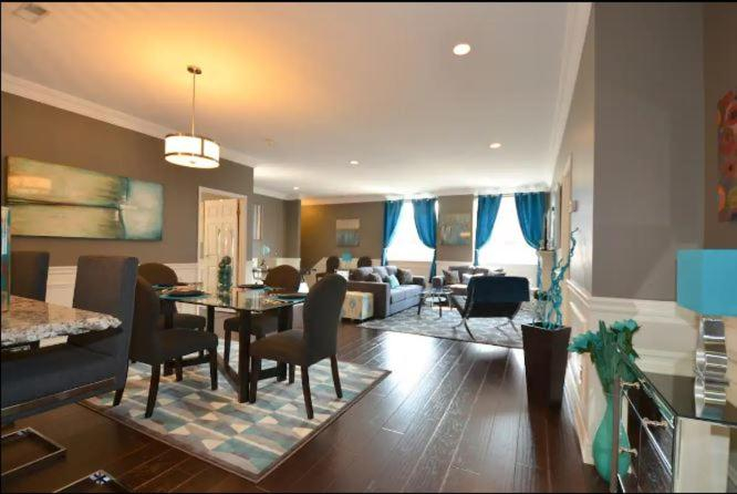 Food & Drinks 4, The SoMa Furnished Residences, Hamilton