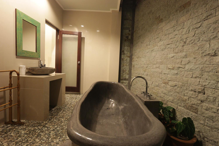 Bathroom 3, Duana Sari Ubud Guest House, Gianyar