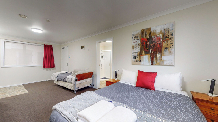 Bedroom 2, Matariki Motor Lodge, Waipa