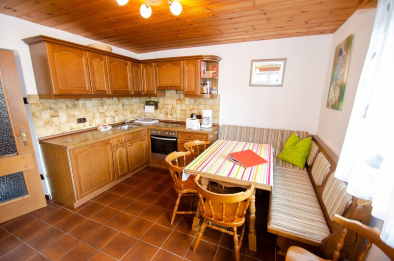Room 3, Budget Chalet Alpine - Apartment A, Zell am See