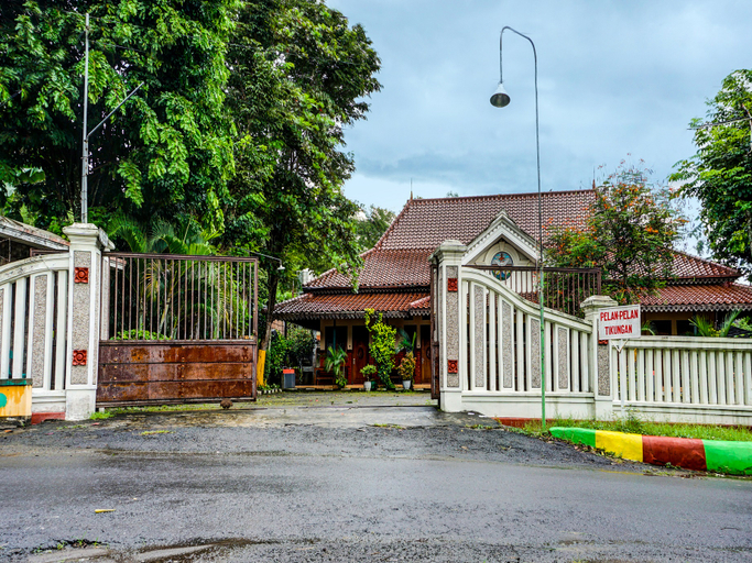 Exterior & Views 3, SPOT ON 93966 Dhiya Guest House Syariah, Kediri