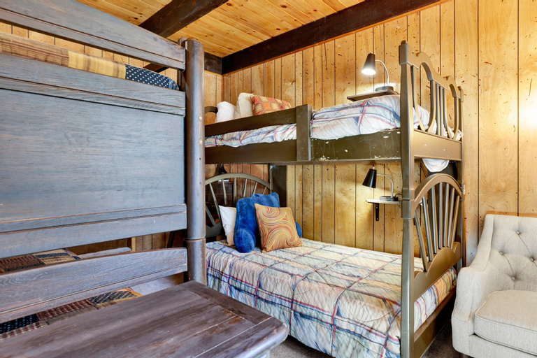 Bedroom 12