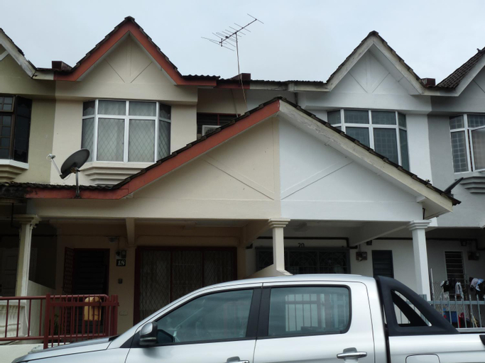 Relax House near Teluk Cempedak Kuantan, Kuantan