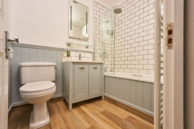 Bathroom 4, The Port William, Cornwall