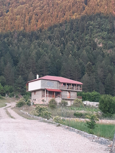 Bujtina Vila Dodo, Kolonjës
