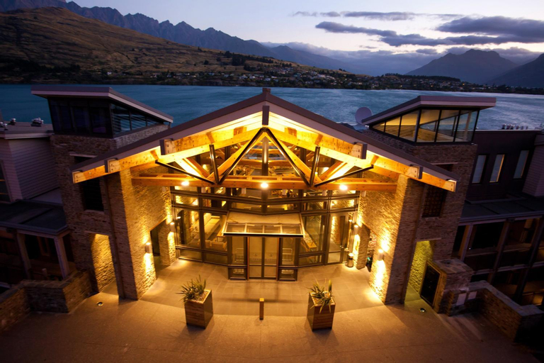 Exterior & Views