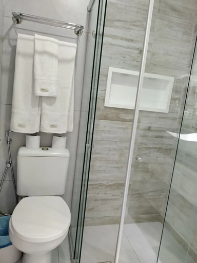 Bathroom 12