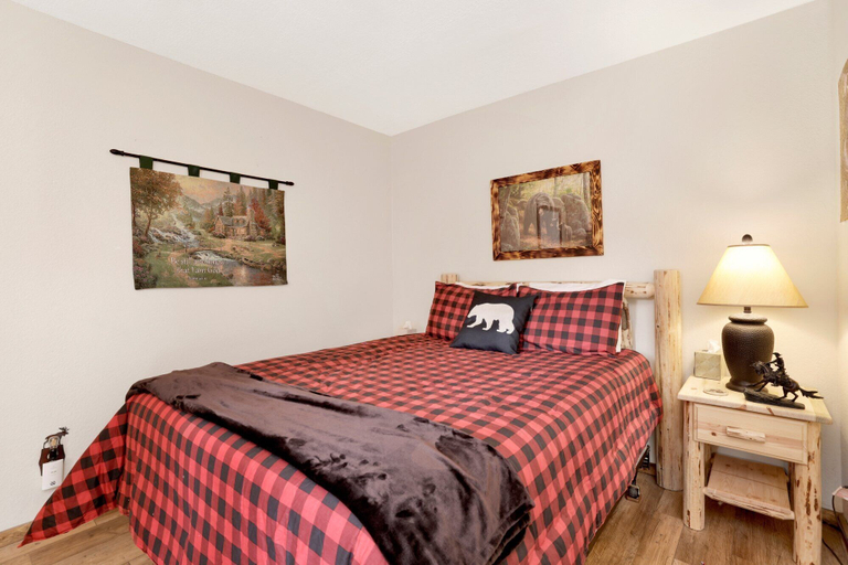 Bedroom 3, Mockingbird Mountain Getaway #2380, San Bernardino
