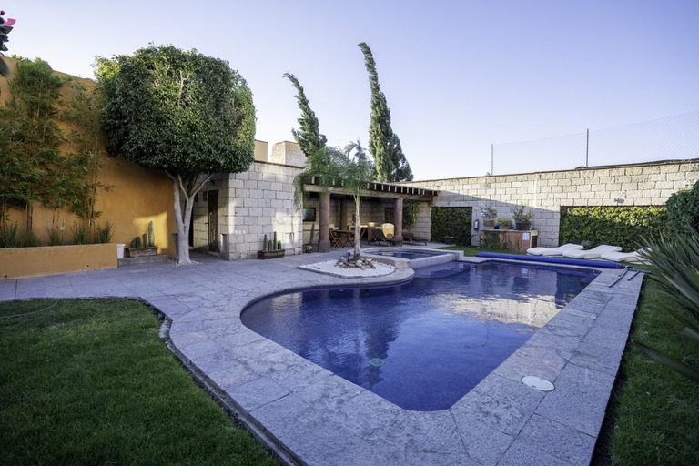 Pool 4, Angelic Centro 2BR with Pool, Allende