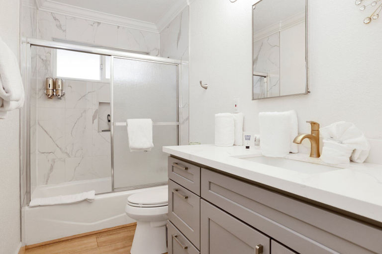 Bathroom, Sweet Retreat 1 #2332, San Bernardino