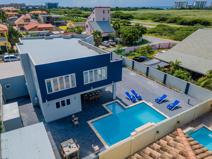 Exterior & Views 2, NEW 6 Bedroom Villa 2min Eagle Beach Palm Beach