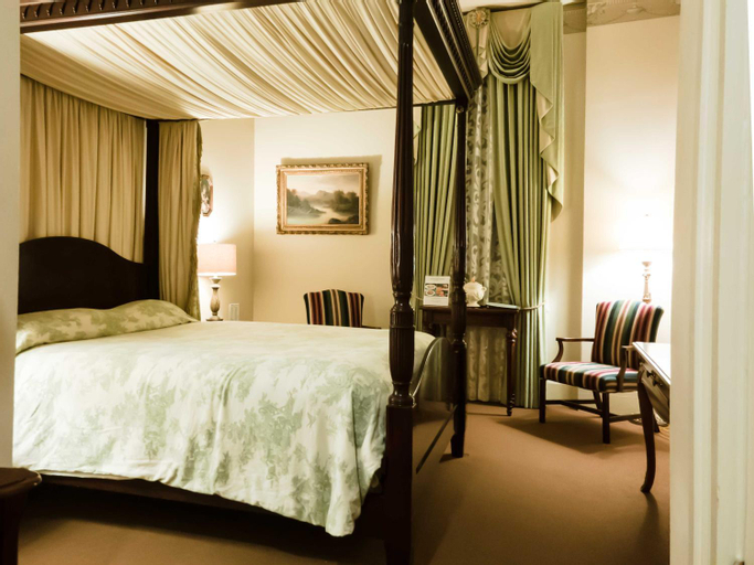 Bedroom 28
