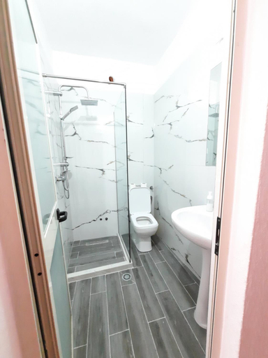 Bathroom 4, Hotel Nacional, Durrësit