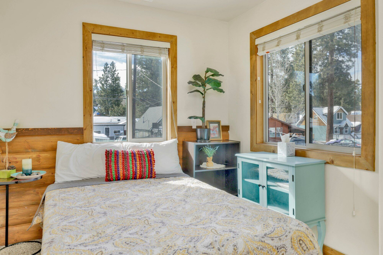 Bedroom 3, Knotty Pines LOG Cabin #2414, San Bernardino