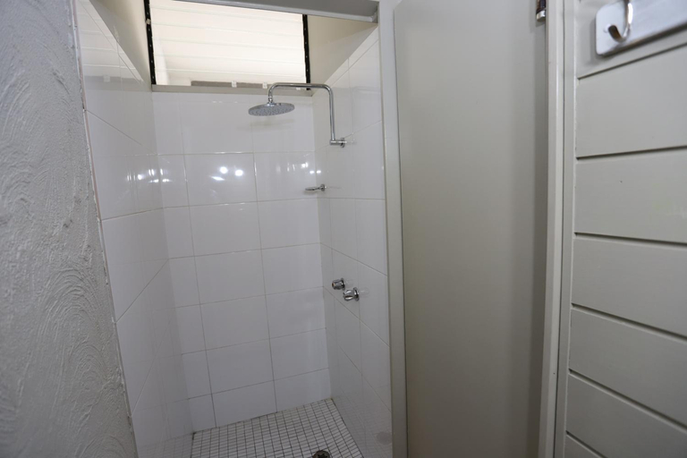 Bathroom 4, Kallangur Motel, Dakabin-Kallangur-M. Downs