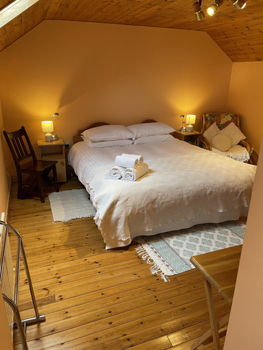Bedroom 2, Sheelinhuts