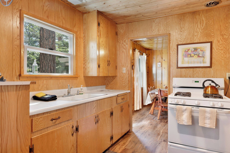 Others 5, Pinglewood Cabin #2096, San Bernardino