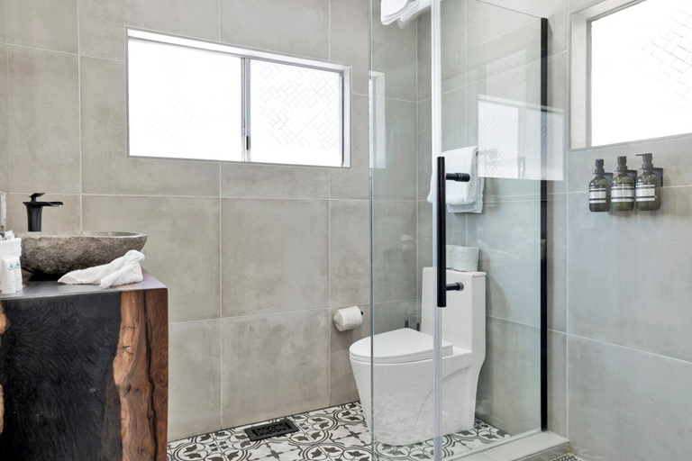 Bathroom 4, Moose Mountain Manor #2462, San Bernardino