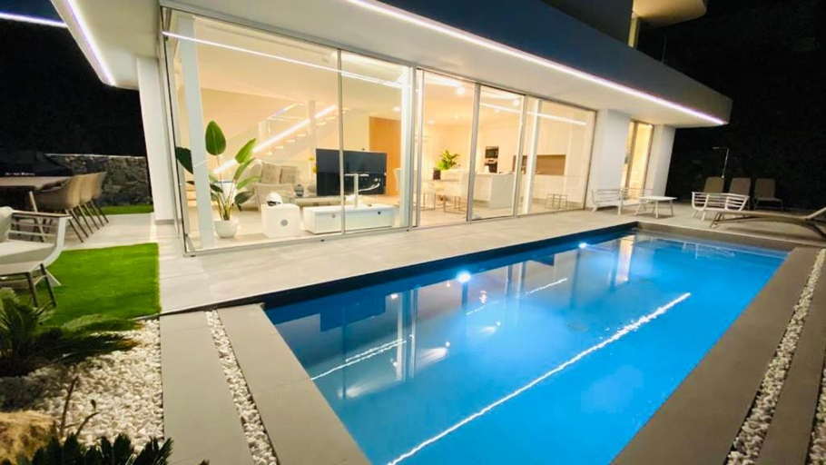 Sport & Beauty 2, Luxury Villa - new building with panoramic sea view, Santa Cruz de Tenerife