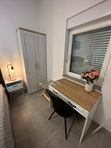 Others 4, Venite Rooms, Kaptol