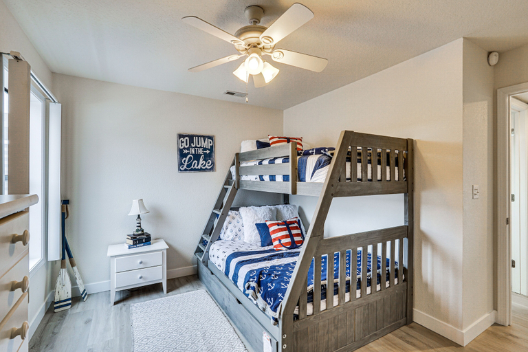 Bedroom 4, Pool & Lake Access! Sunset-view Gem in Osage Beach, Camden