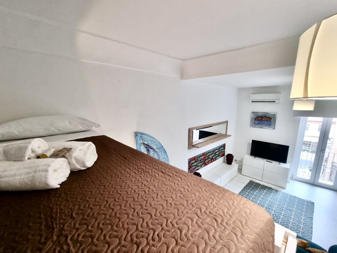 Room 2, Medea Smart Apartment, Syracuse