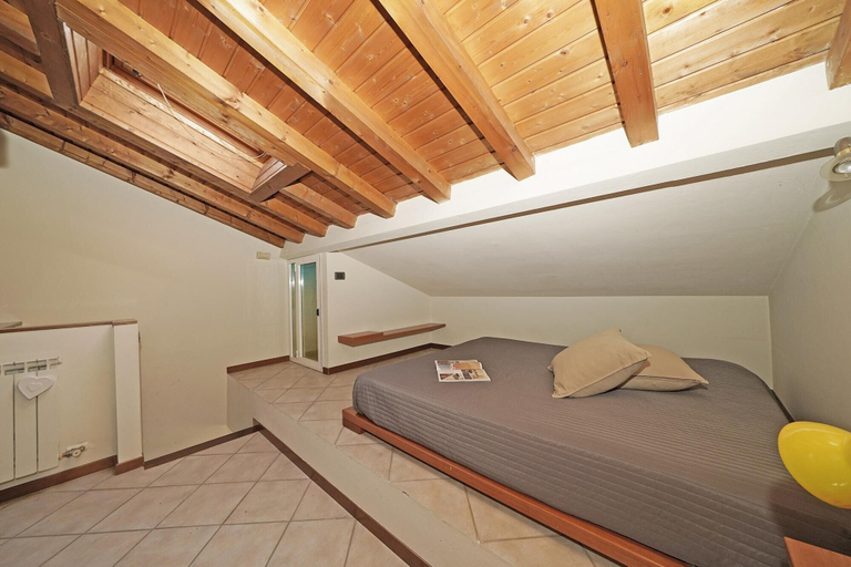 Room 5, Borgo Alto P1 16 by Wonderful Italy, Brescia