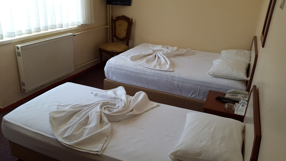 Bedroom 3, LEMAN AKÇAY OTEL, Edremit