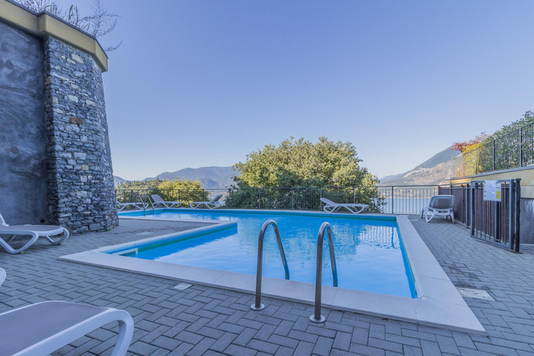 Room 4, The Patio Over Varenna, Lecco