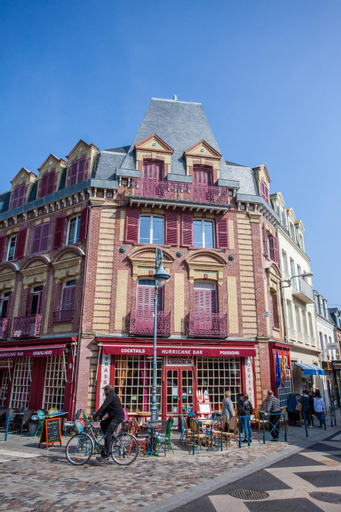 Exterior 14
