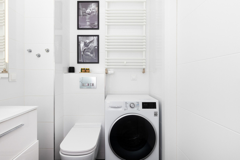 Bathroom 4, Modern Apartment in Gdańsk by Renters, Gdańsk City