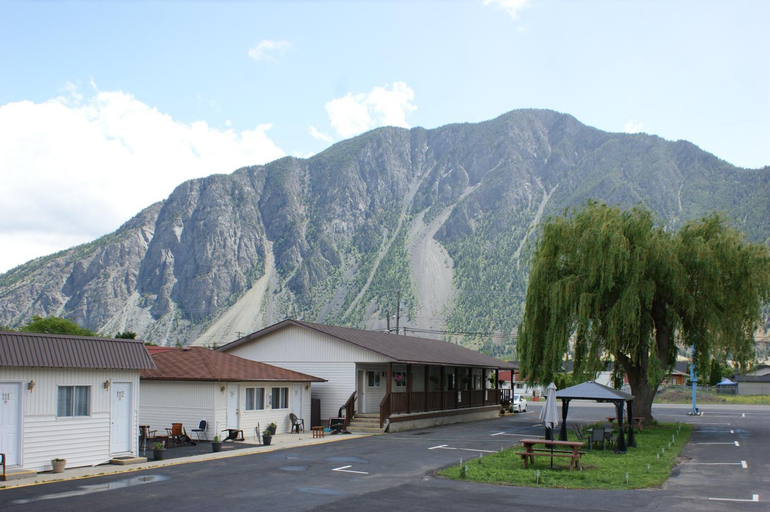 Others 5, Elks Motel, Okanagan-Similkameen