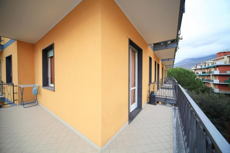 Room 2, Giardini 13 Int 15 in Borghetto Santo Spirito, Savona