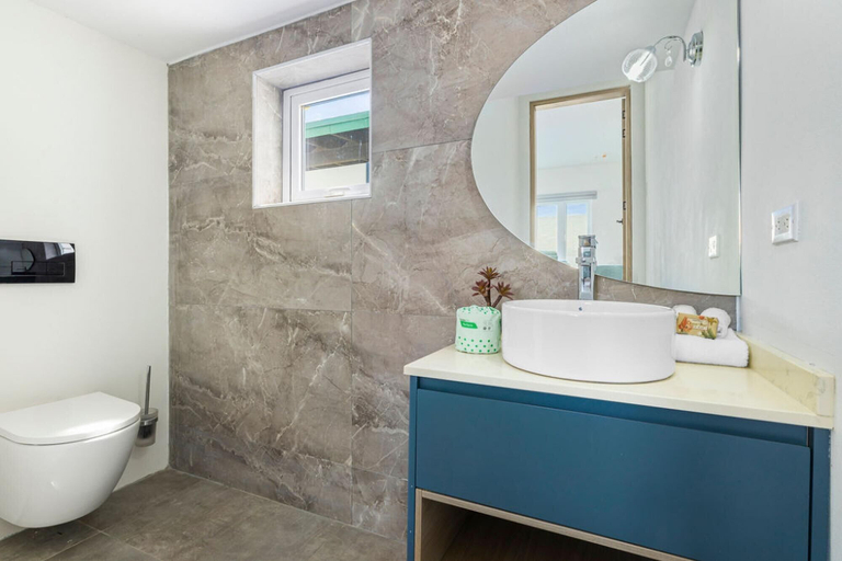 Bathroom 4, NEW 6 Bedroom Villa 2min Eagle Beach Palm Beach