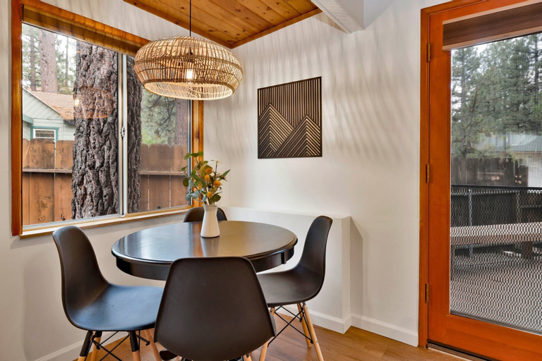Dining Room 6
