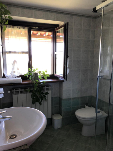 Bedroom 2, Cascina 'La Giardina', Cuneo