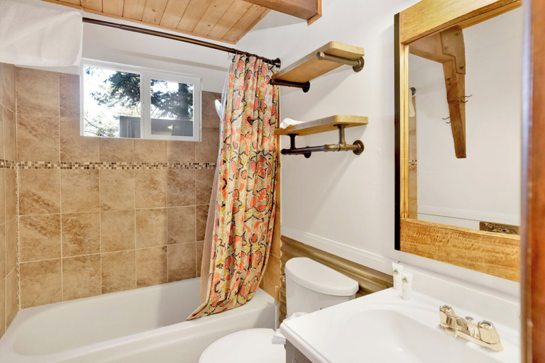 Bathroom 4, Natures Delight #2413, San Bernardino