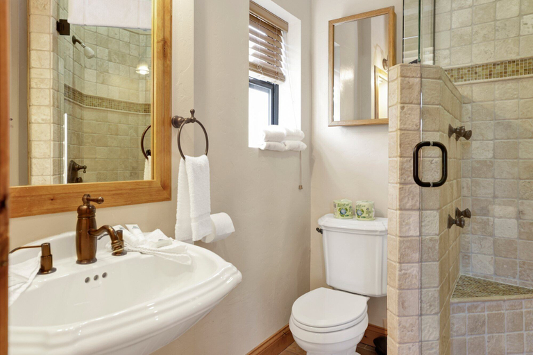 Bathroom 3, Wolf Creek Castle #2202, San Bernardino
