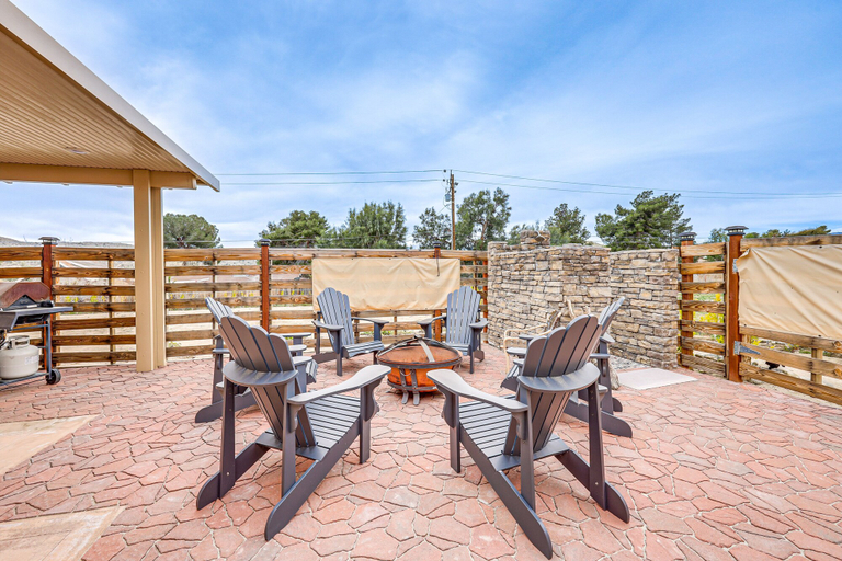 Others 5, Updated Abode: 22 Mi to Joshua Tree National Park!, San Bernardino