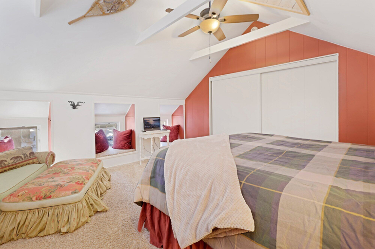 Bedroom 3, Storybook Cottage #2121, San Bernardino