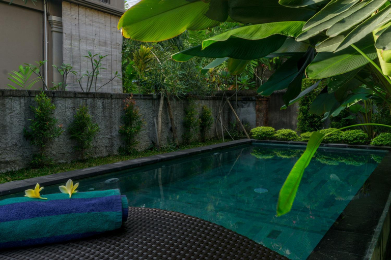 Swimming Pool 12
