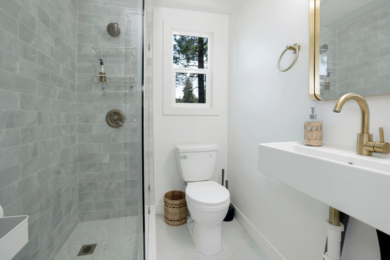 Bathroom 4, Mountain Pines Cottage #2279, San Bernardino