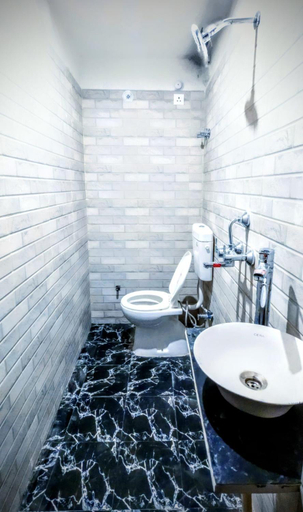 Bathroom 2, NAP Palace, Varanasi