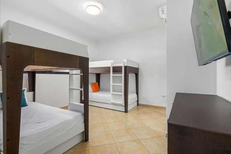 Bedroom 3, 4BR Villa Gold Coast w Pool