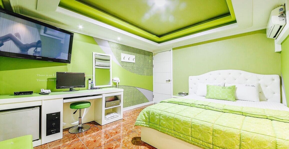 Bedroom 5, ZARA in Bonggok-dong Changwon, Changwon