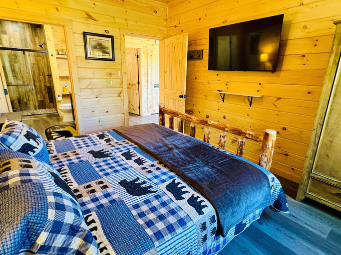 Bedroom 3, A Tyme to Chill, Sevier