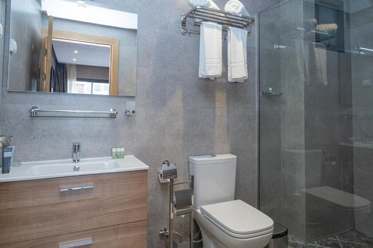 Bathroom 3, Rent Inn Boutique Hôtel, Rabat