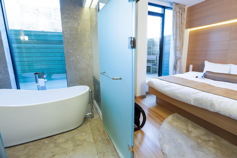 Bedroom 21