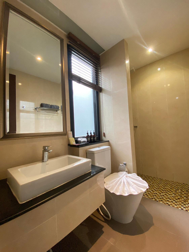Bathroom 7