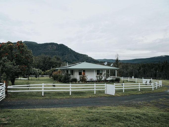 The Hamilton Kangaroo Valley, Shoalhaven - Pt B